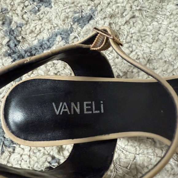 Vaneli Black Beige Two-Tone Leather Block Heel Sandals Size 9N - Picture 6 of 10